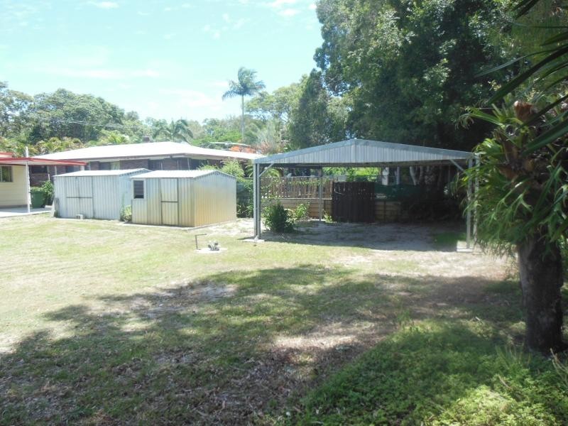 90 Bishop Road, Beachmere QLD 4510