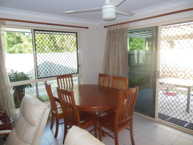 1/143 Bishop  Road, Beachmere QLD 4510