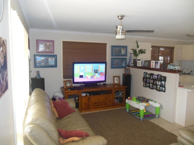 18 James  Road, Beachmere QLD 4510