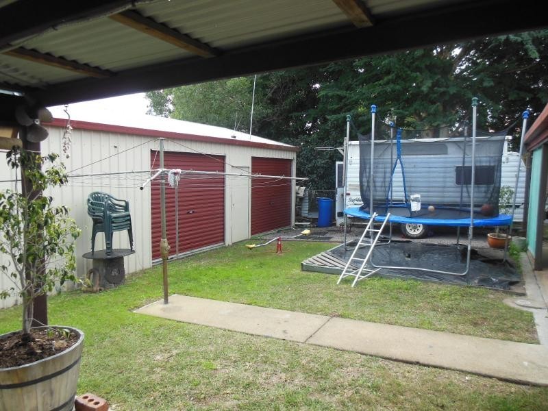 18 James  Road, Beachmere QLD 4510