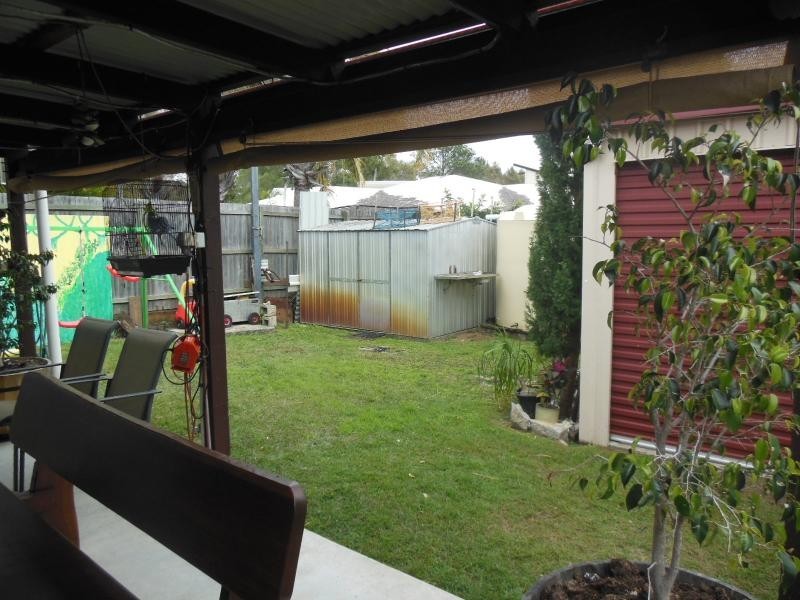 18 James  Road, Beachmere QLD 4510