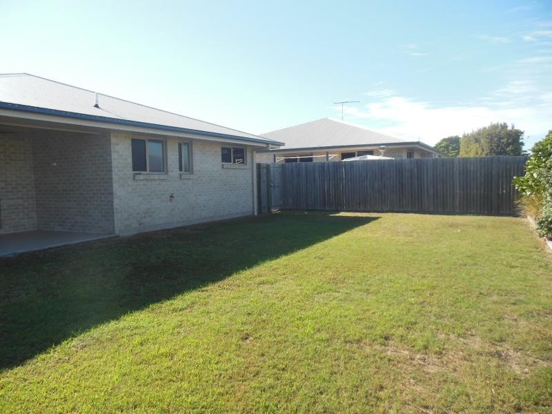 5/12 SECOND  Avenue, Beachmere QLD 4510