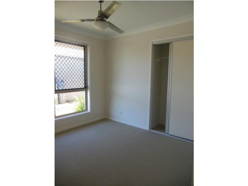 5/12 SECOND  Avenue, Beachmere QLD 4510