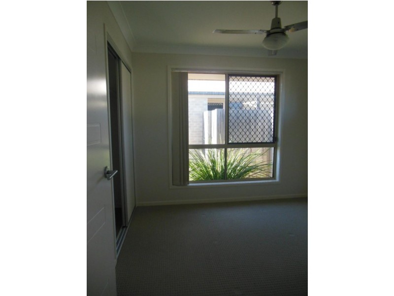 5/12 SECOND  Avenue, Beachmere QLD 4510