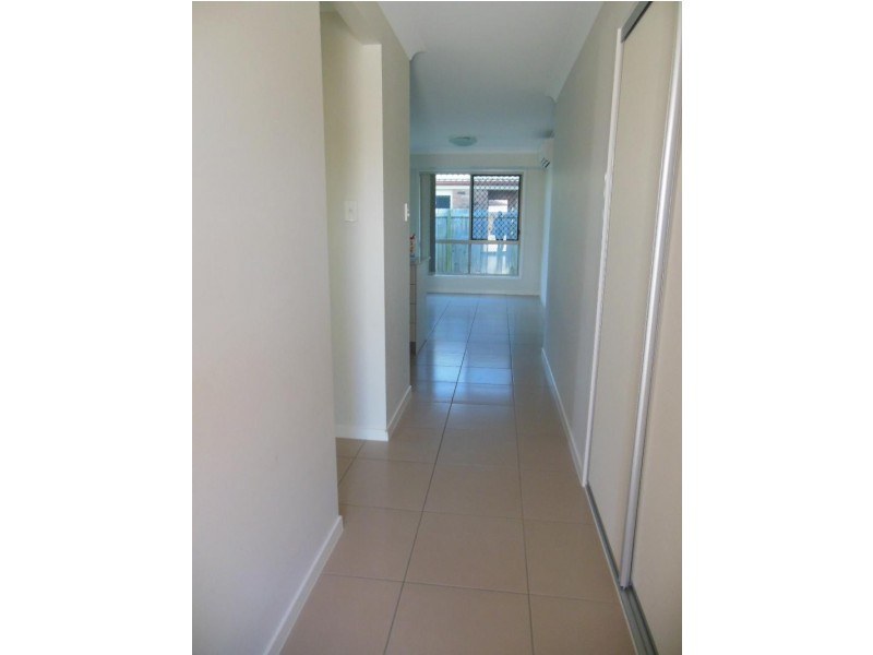 5/12 SECOND  Avenue, Beachmere QLD 4510