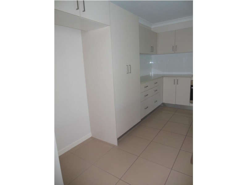 5/12 SECOND  Avenue, Beachmere QLD 4510