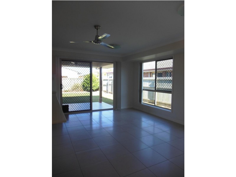 5/12 SECOND  Avenue, Beachmere QLD 4510