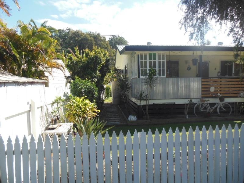 4 Egan Avenue, Beachmere QLD 4510