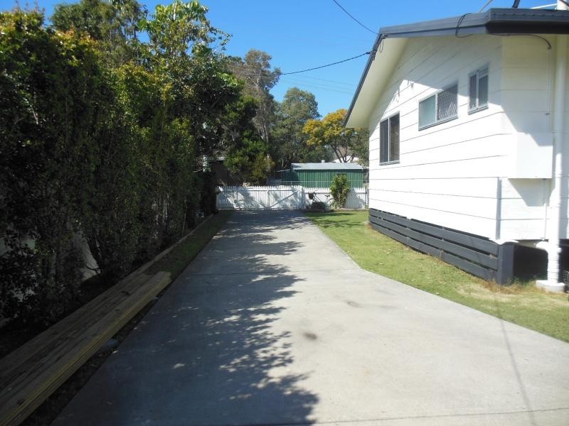 4 Egan Avenue, Beachmere QLD 4510