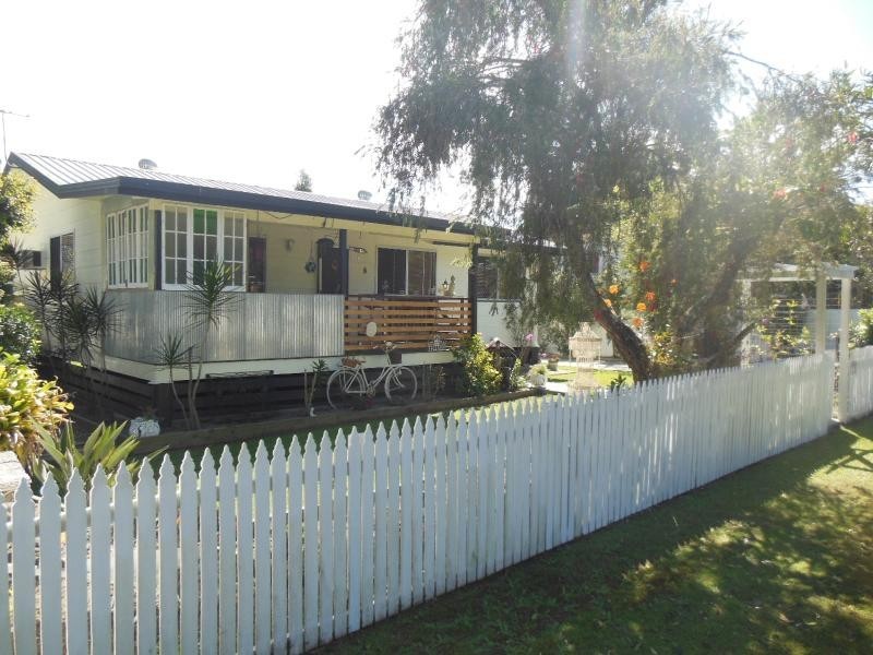 4 Egan Avenue, Beachmere QLD 4510