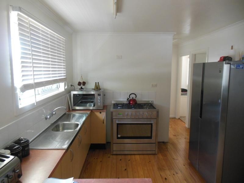 4 Egan Avenue, Beachmere QLD 4510