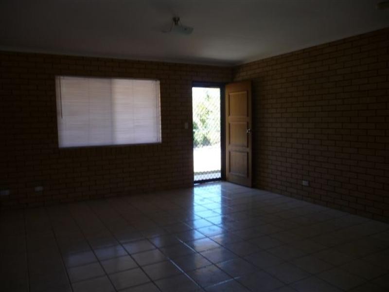 2/68 JAMES  Road, Beachmere QLD 4510