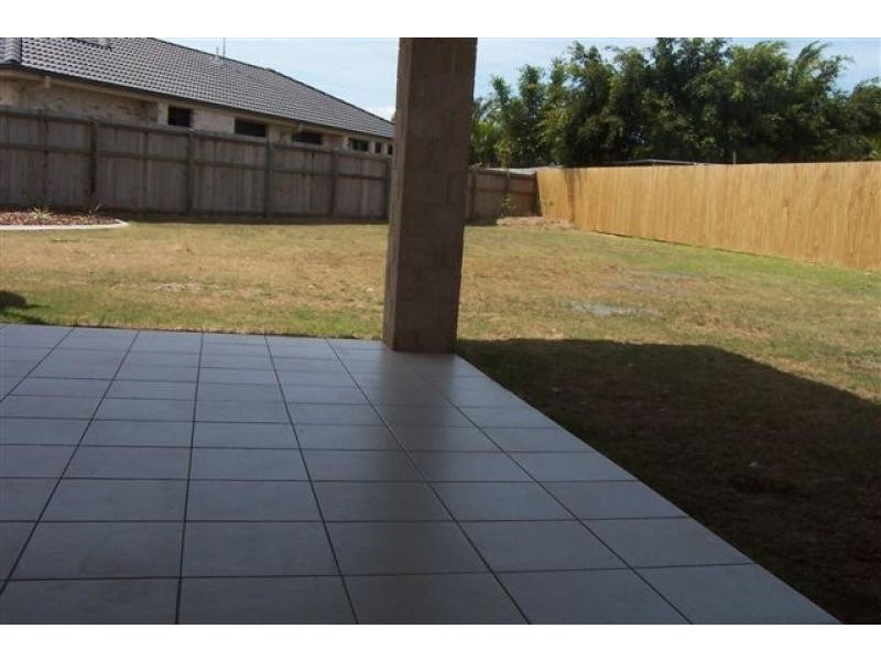 20 Weeroona  Avenue, Beachmere QLD 4510