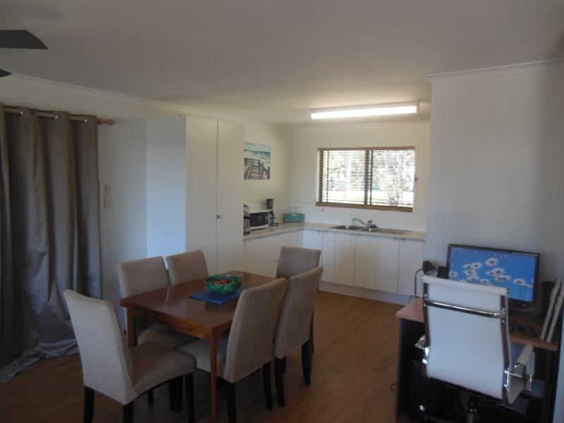 25 Moatah Drive, Beachmere QLD 4510