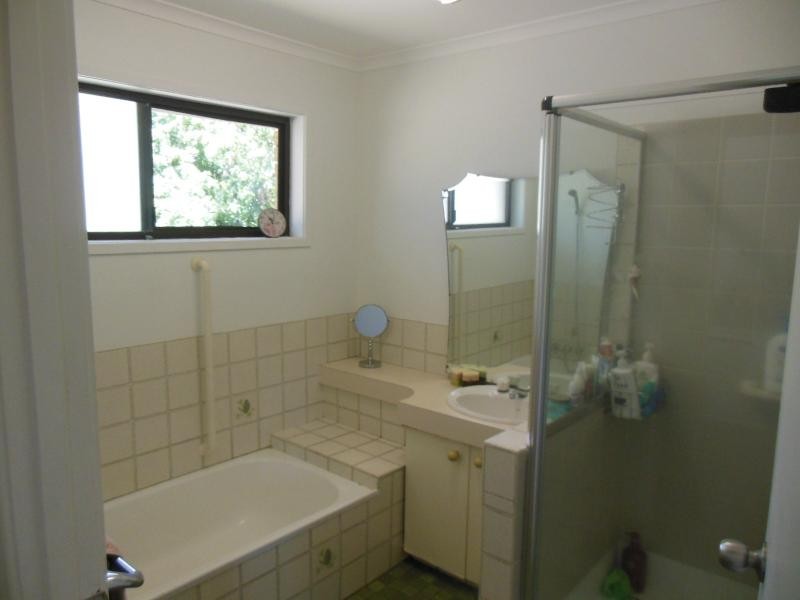 25 Moatah Drive, Beachmere QLD 4510