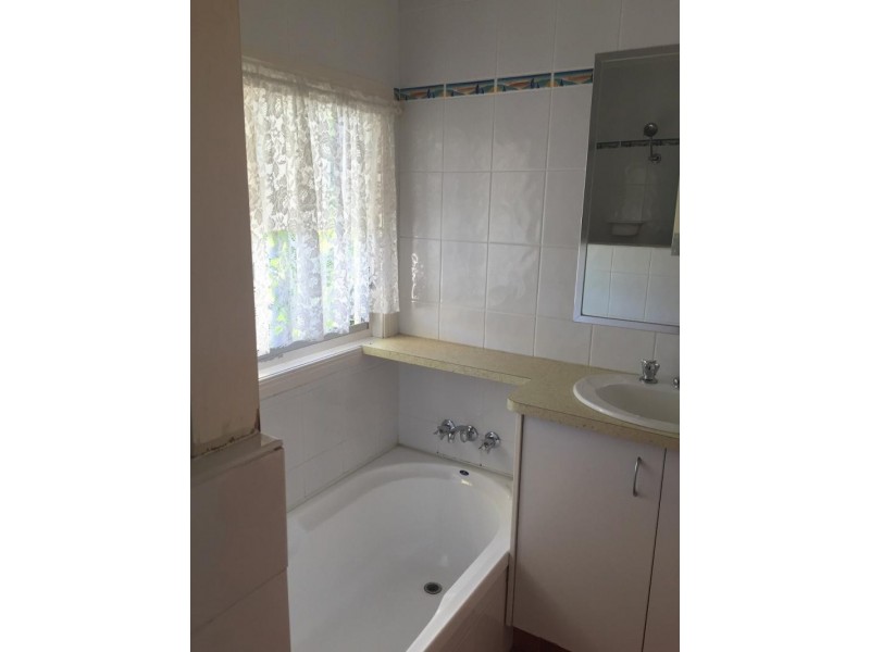 14 Trevor Street, Beachmere QLD 4510