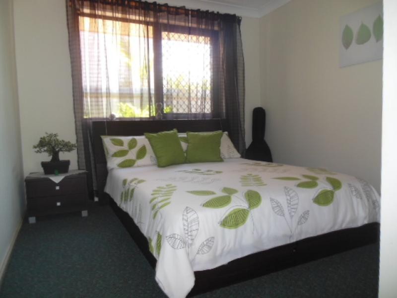 17 Weeroona Avenue, Beachmere QLD 4510