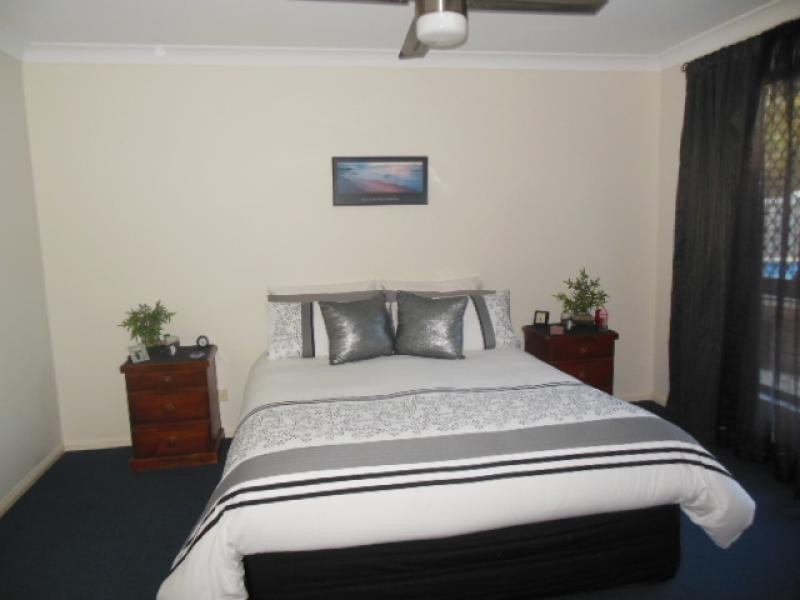 17 Weeroona Avenue, Beachmere QLD 4510