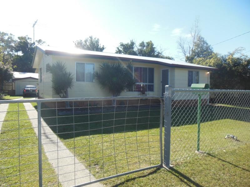 7 Prince Street, Beachmere QLD 4510