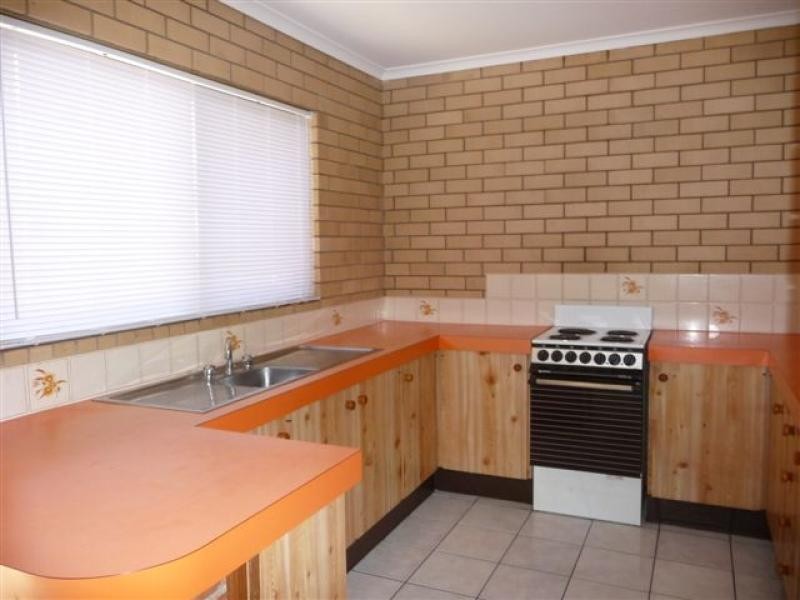 2/68 James Road, Beachmere QLD 4510