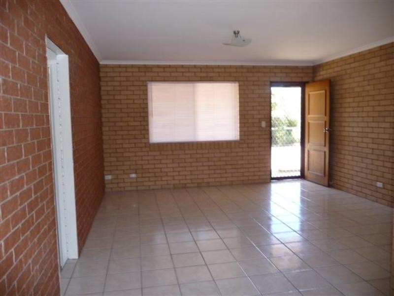 2/68 James Road, Beachmere QLD 4510