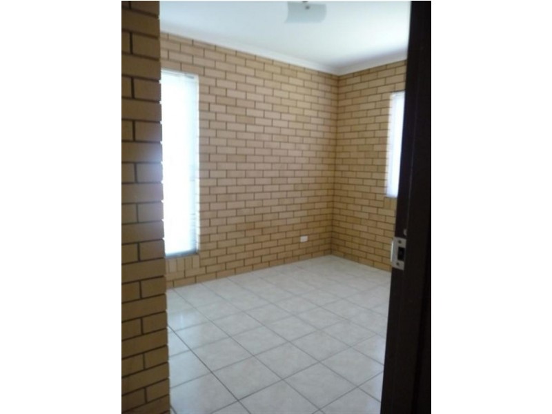 2/68 James Road, Beachmere QLD 4510