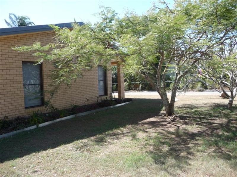 2/68 James Road, Beachmere QLD 4510