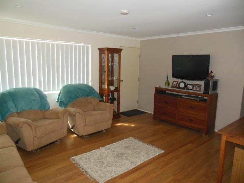 17 Moatah Drive, Beachmere QLD 4510