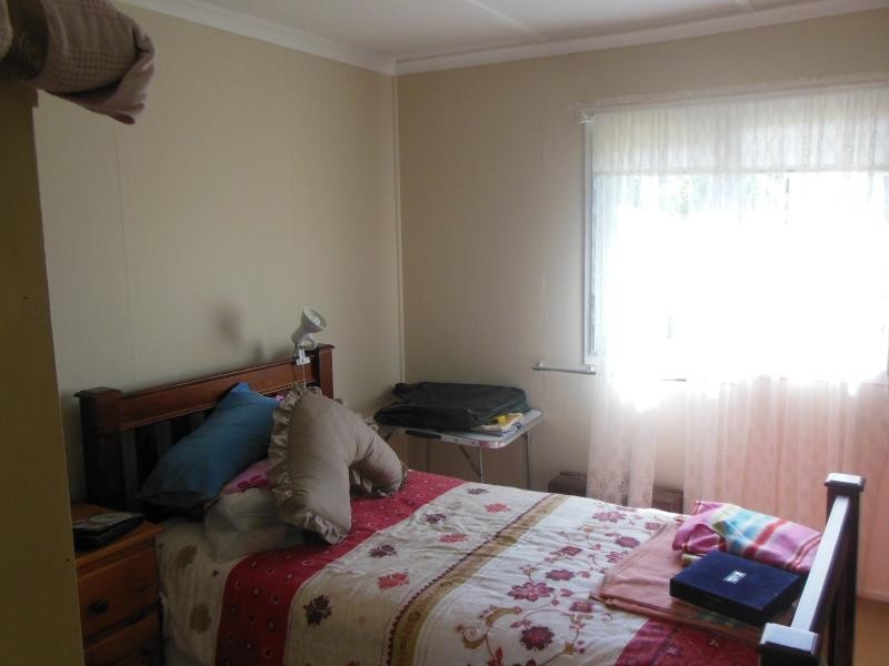 4 Grace Street, Beachmere QLD 4510