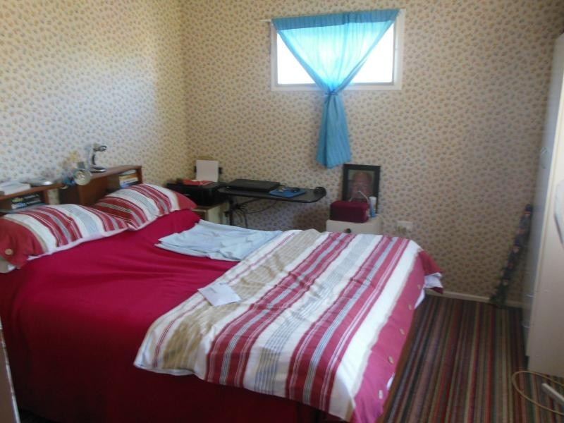 4 Grace Street, Beachmere QLD 4510