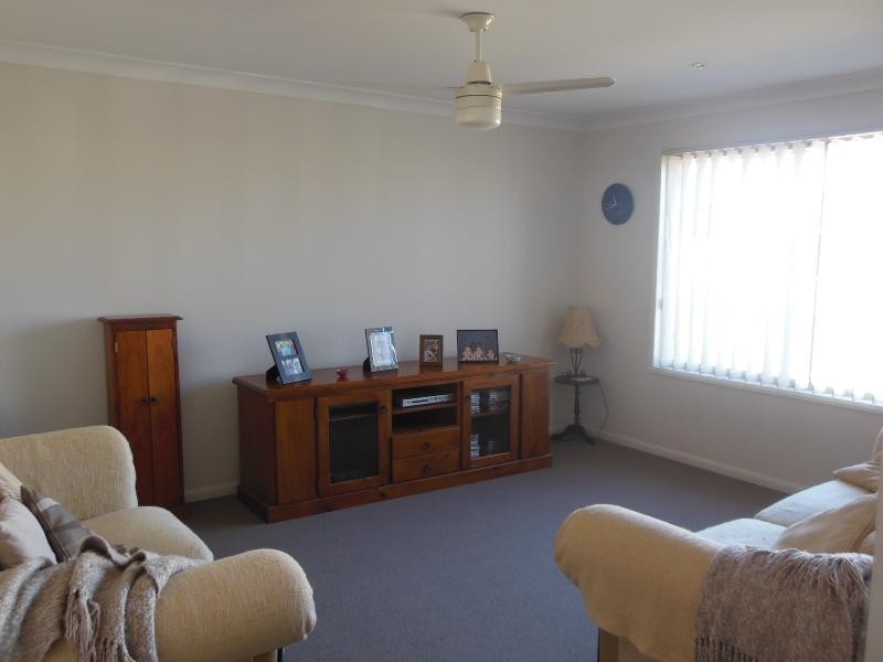 1 Siska  Court, Beachmere QLD 4510