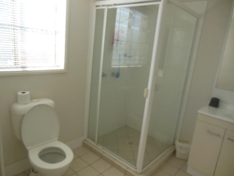 1 Siska  Court, Beachmere QLD 4510