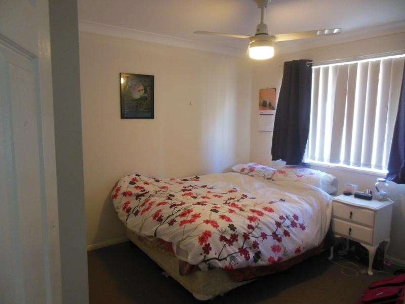 1 Siska  Court, Beachmere QLD 4510