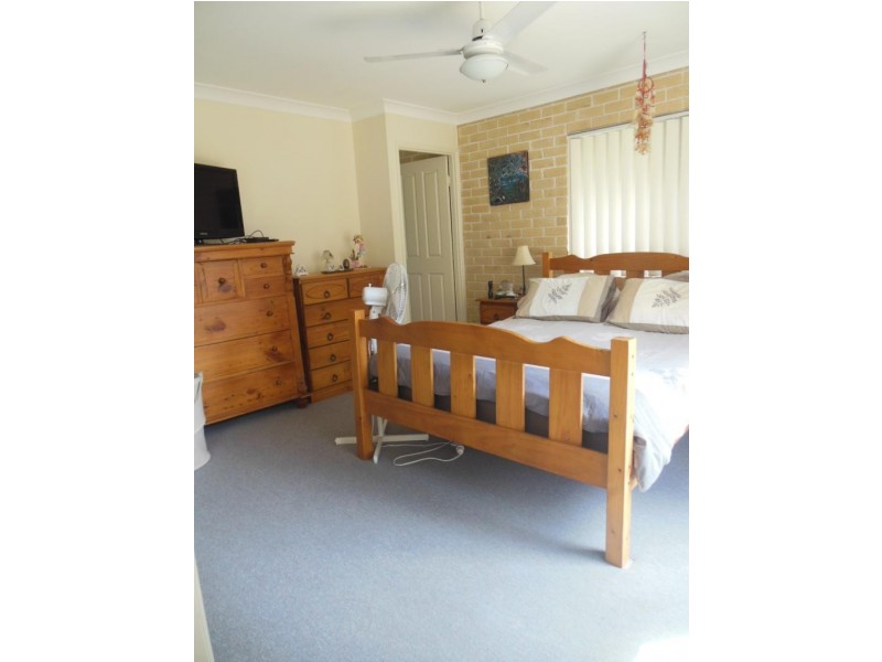 2/15 Coronation Avenue, Beachmere QLD 4510