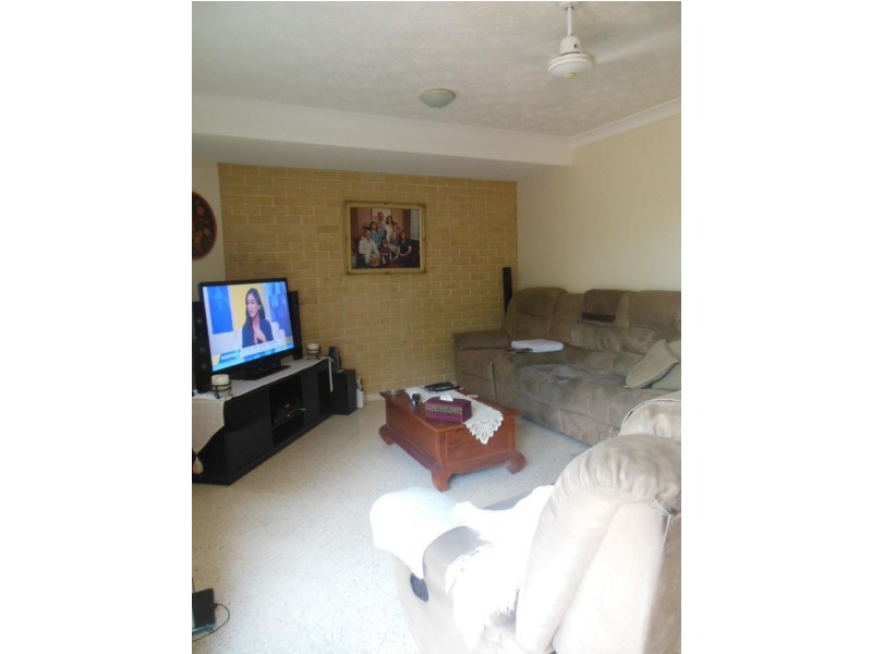 2/15 Coronation Avenue, Beachmere QLD 4510