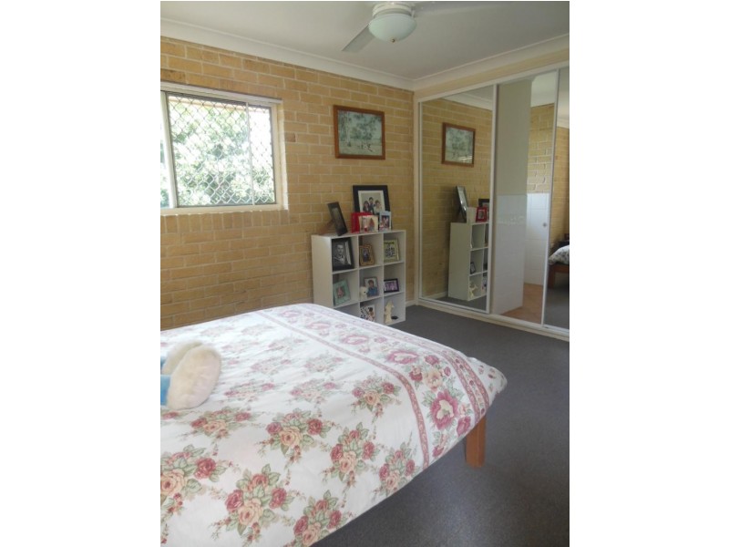 2/15 Coronation Avenue, Beachmere QLD 4510