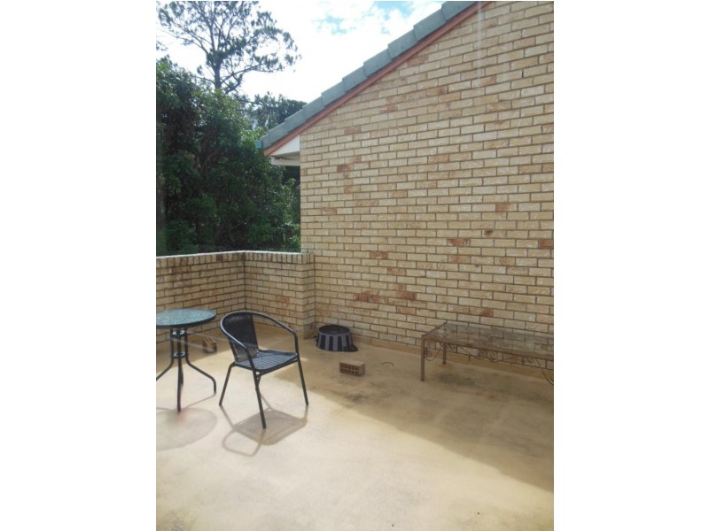 2/15 Coronation Avenue, Beachmere QLD 4510