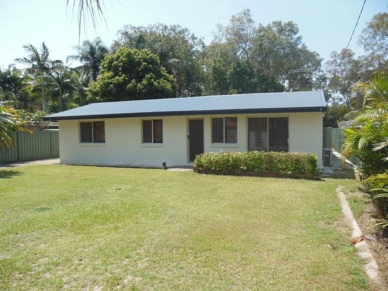 17 Whiting  Street, Beachmere QLD 4510