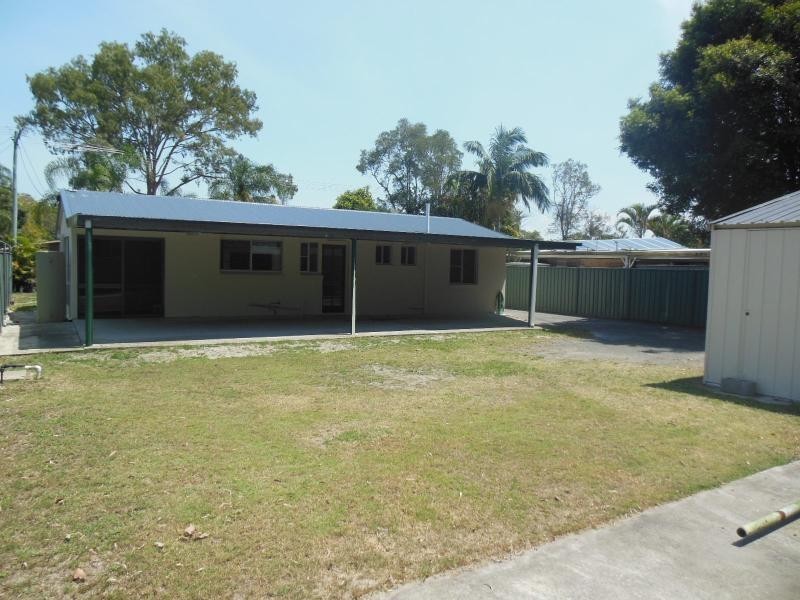 17 Whiting  Street, Beachmere QLD 4510
