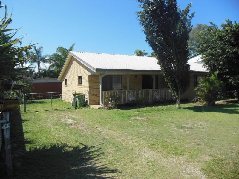 17 Bryant  Street, Beachmere QLD 4510
