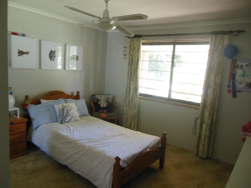 17 Bryant  Street, Beachmere QLD 4510