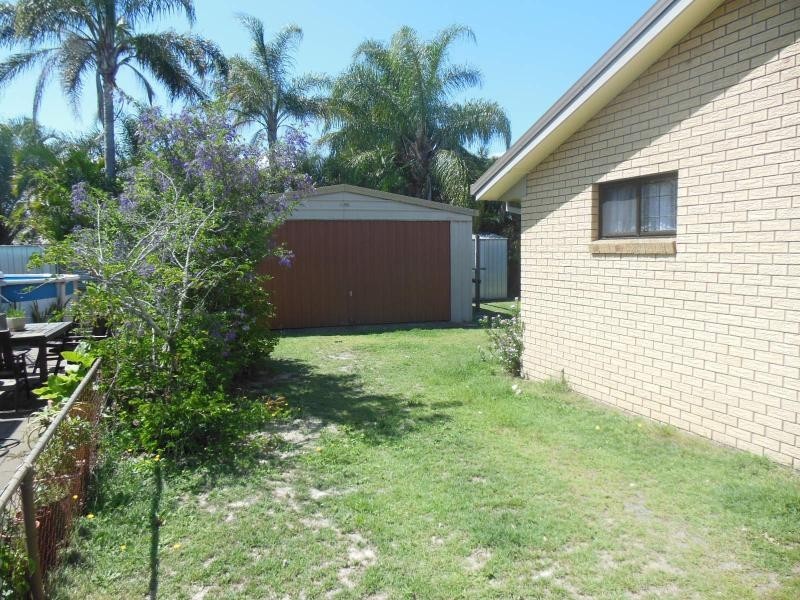17 Bryant  Street, Beachmere QLD 4510
