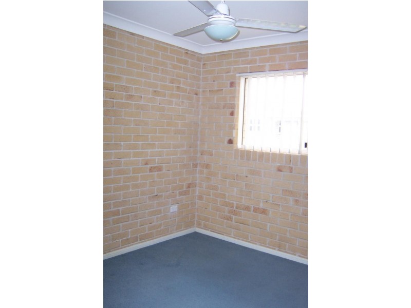 1/15 Coronation Avenue, Beachmere QLD 4510