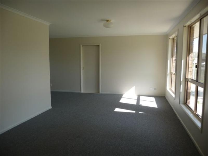 19 COLUMBIA Drive, Beachmere QLD 4510