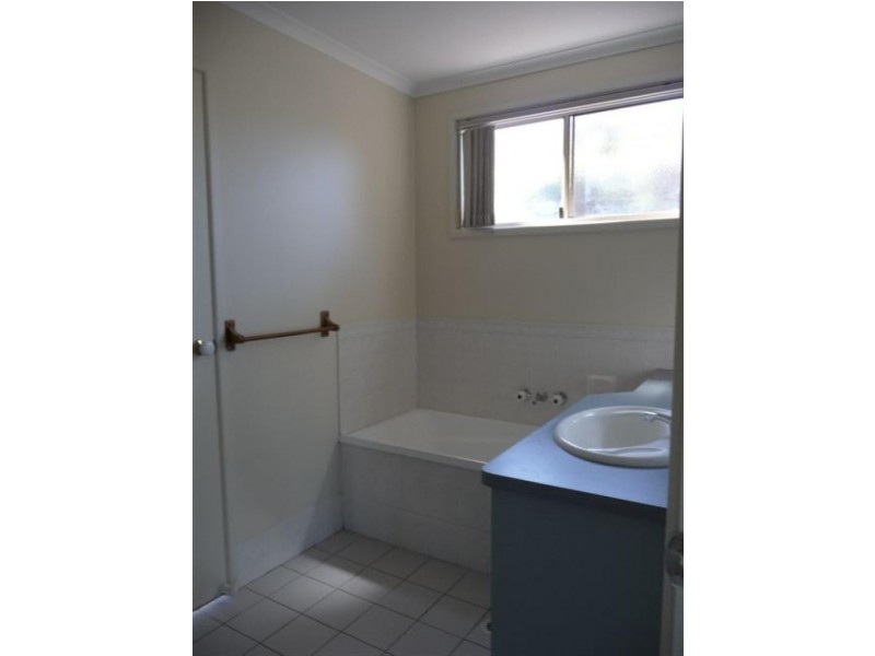 19 COLUMBIA Drive, Beachmere QLD 4510