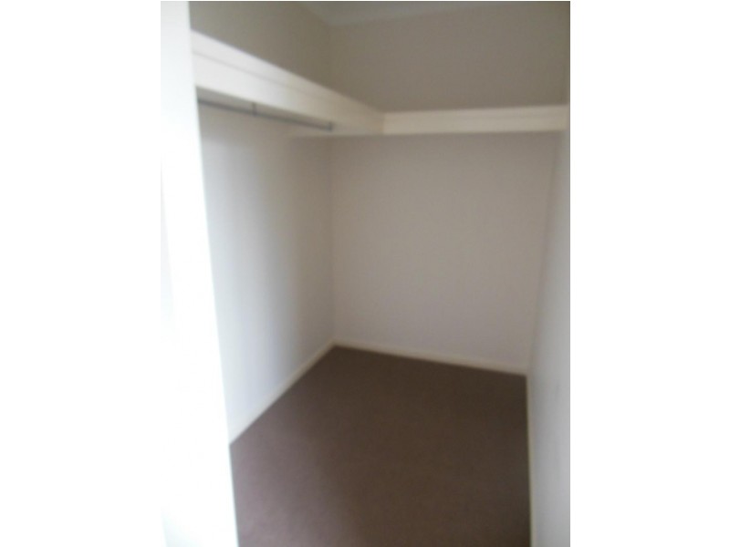 9 Dixon Court, Beachmere QLD 4510