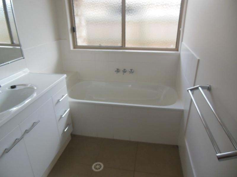 9 Dixon Court, Beachmere QLD 4510