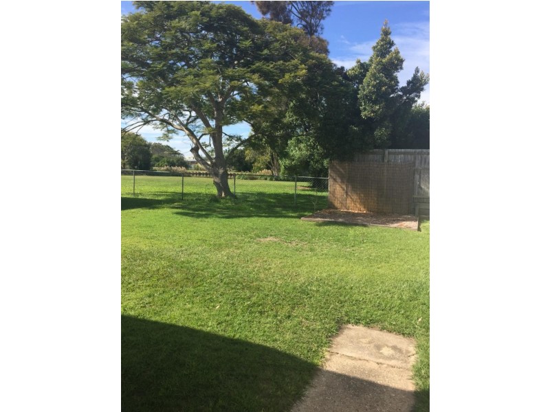 11 Trevor Street, Beachmere QLD 4510