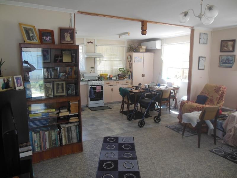 29 Moreton  Terrace, Beachmere QLD 4510