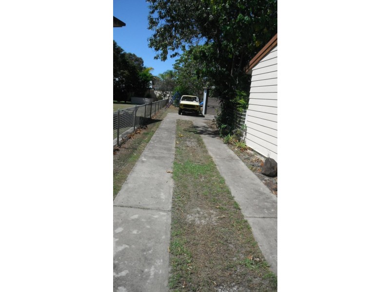 5 Jason Crescent, Beachmere QLD 4510